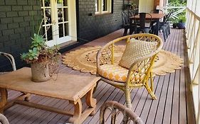 Noonan House, 5 Bedrooms. Hop & Skip To Town